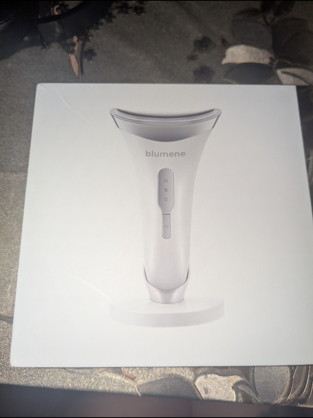 Blumene Face Pro 2.0 LED Facial Device in White